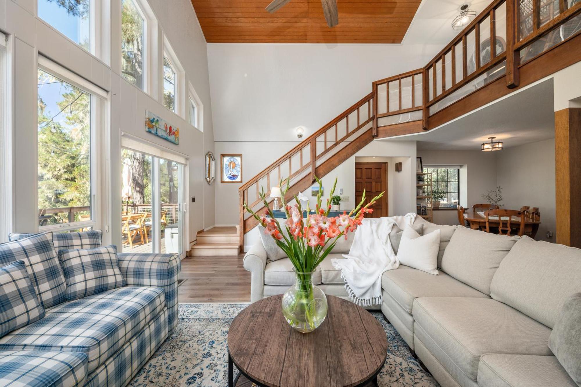 Coastal Retreat King Beds Big Sur Evcharger
